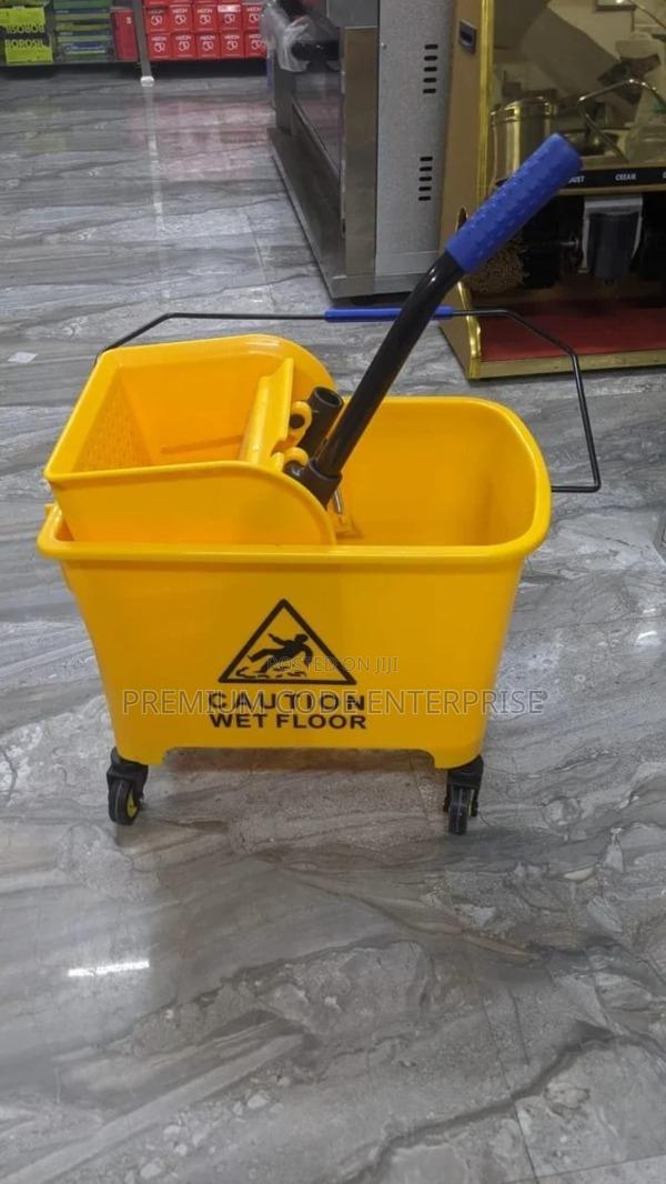 20l Plastic Mop Bucket With Wringer Wheels – Cleaning Trolley · Photo 4
