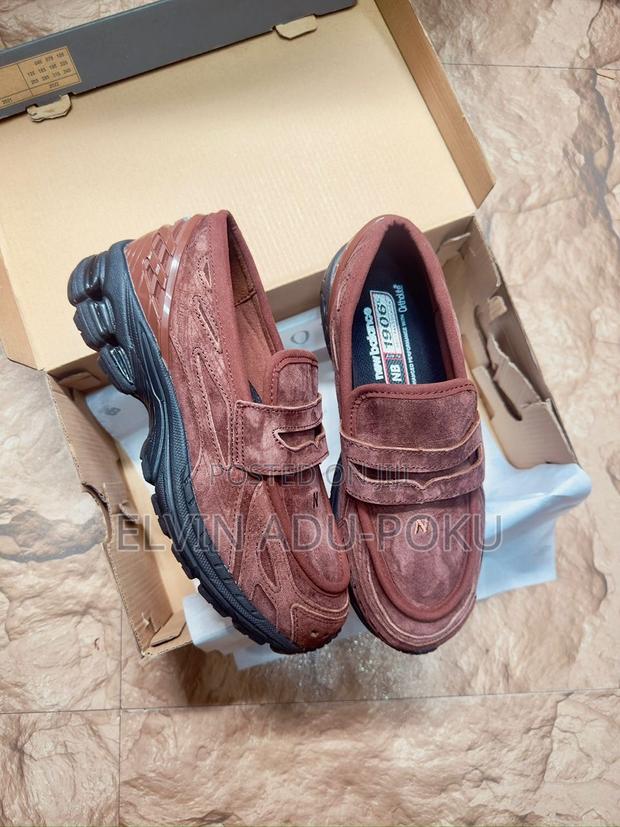 New Balalnce 1906l Loafers In Different Colors, Swipe >>> · Photo 3