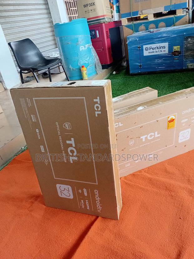 32" Vibrant Colour Display TCL Tv · Photo 2