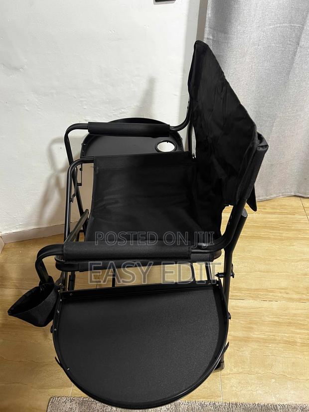 Double Tray Makeup Chair · Photo 3