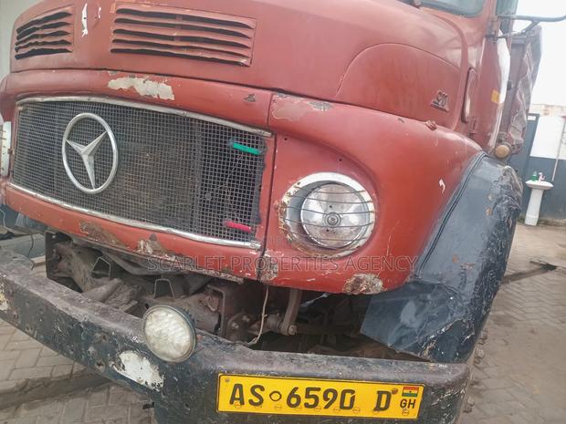 Benz Trucks For · Photo 8