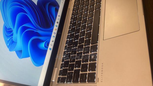 Laptop HP EliteBook 1030 16GB Intel Core I5 SSD 256GB · Photo 2