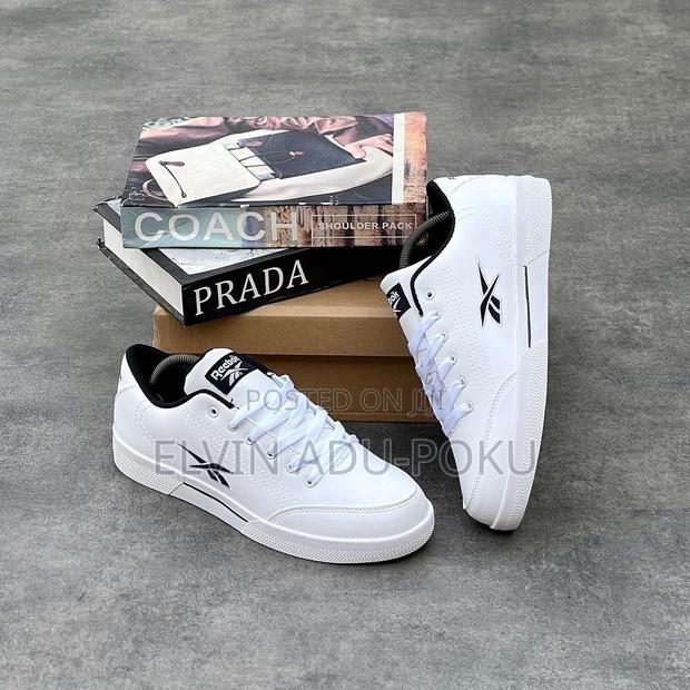 Reebok Low Xv Sneaker In Different Colours , Swipe > · Photo 2