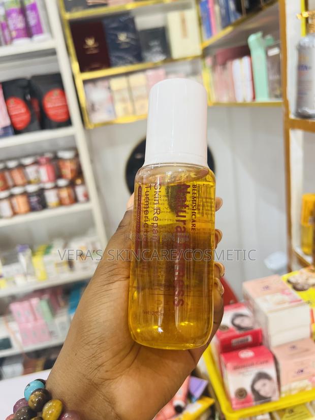 Blemish Care Repair Body Oil · Photo 5