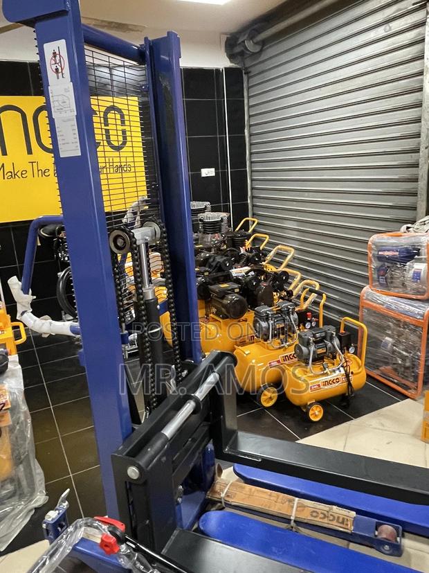 1500kg Manual Forklift Stacker Truck/Trolley - Wnk1r15 · Photo 4