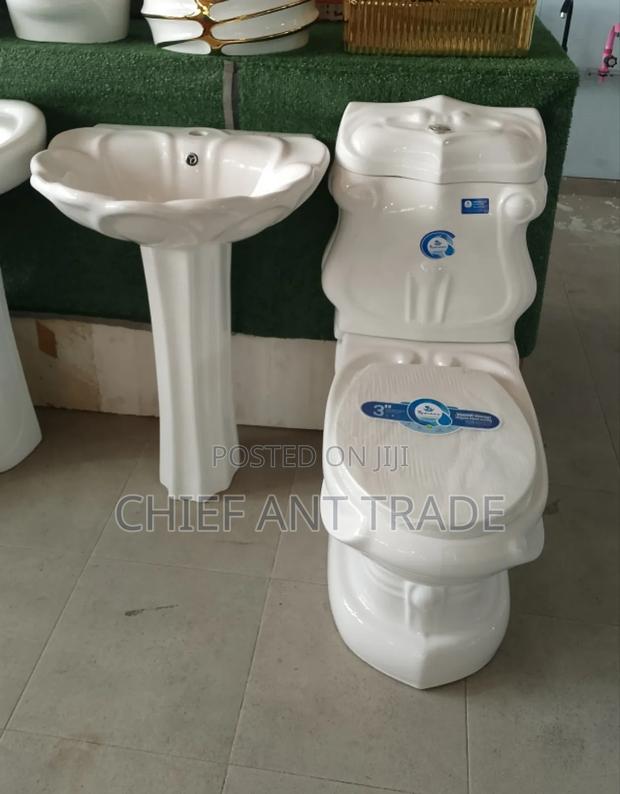 Trophy Toilet Wc · Photo 2