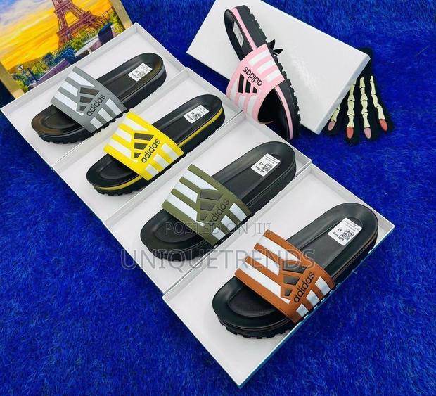 High Quality Adidas Slides · Photo 1