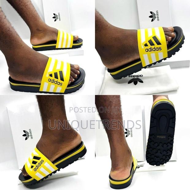 High Quality Adidas Slides · Photo 4