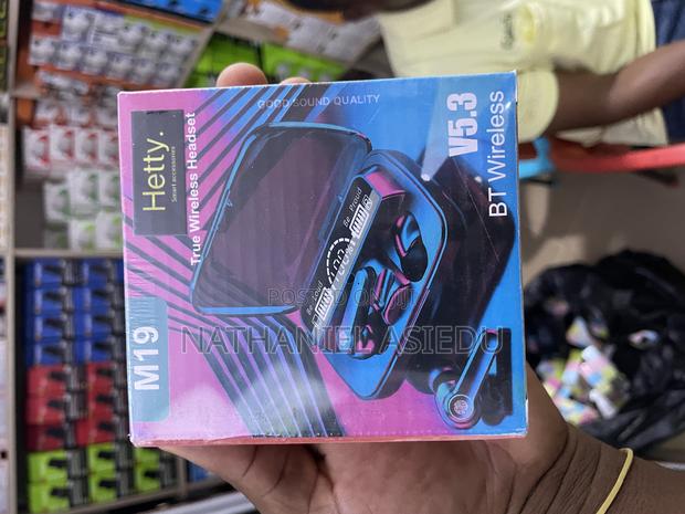 M19 True Wireless Headset · Photo 1
