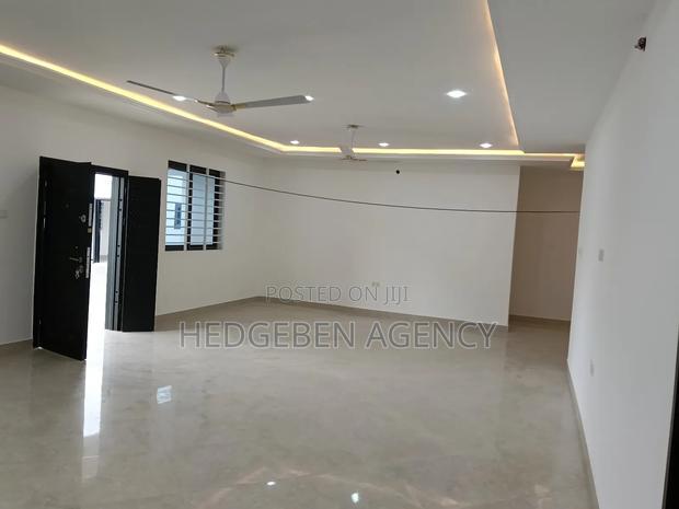3bdrm House in School Junction for rent · Photo 3