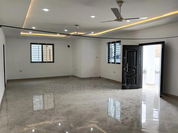 3bdrm House in School Junction for rent · Photo 4