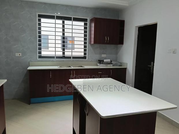 3bdrm House in School Junction for rent · Photo 6