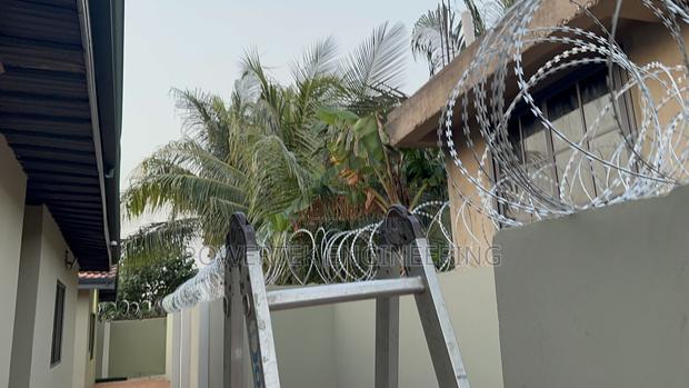 Sharp Razor Wire Installation · Photo 6
