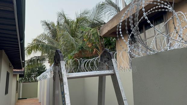 Sharp Razor Wire Installation · Photo 5