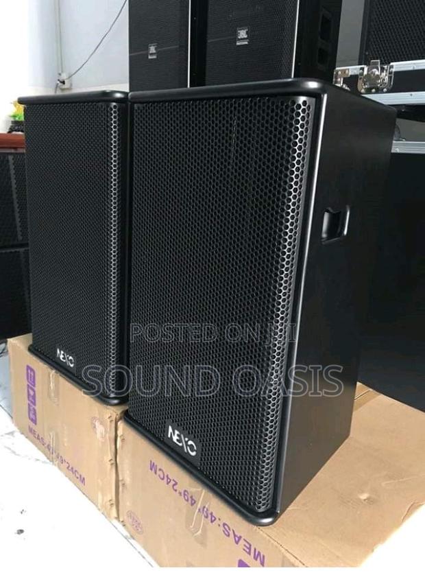 Nexo 15 Inches Short Range (Ps15) · Photo 1