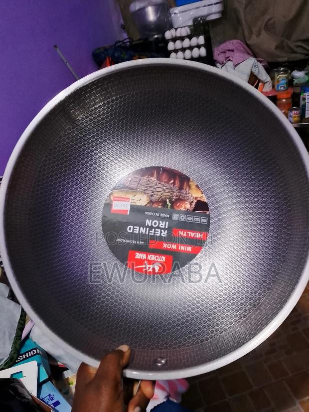 34cm Honeycomb Nonstick Stainless Steel Wok · Photo 3