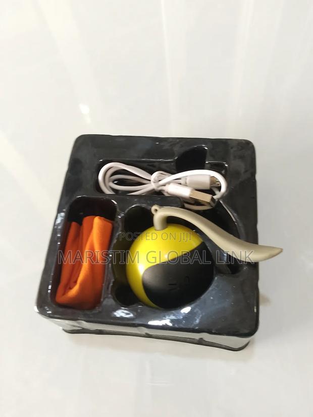 Baby /Cat Toy 360° Self Rolling Ball With Light · Photo 1