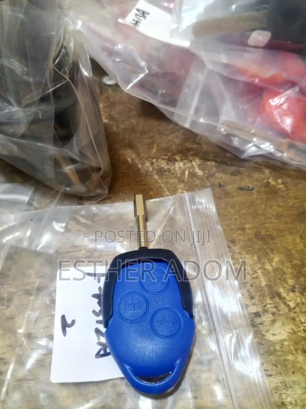 Key Cutting Services · Photo 3