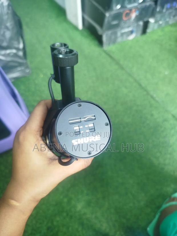 Sm7b Legendary Vocal Microphone · Photo 5