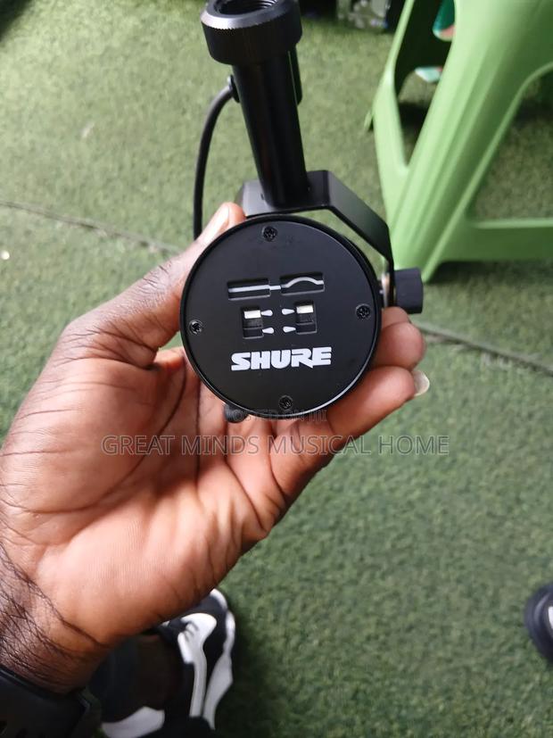 Shure Sm7b Studio Microphone · Photo 2