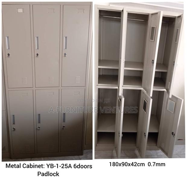 Six Door Metallic Cabinet · Photo 1