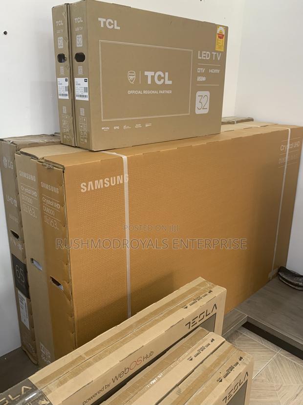 Samsung 65" Du8000 Smart Tv With Elegant Upscaling · Photo 1