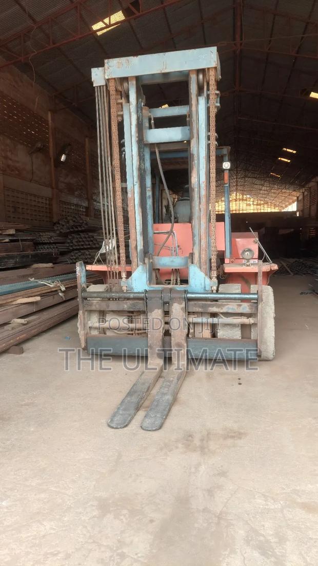 Dalian Forklift 12tons · Photo 3