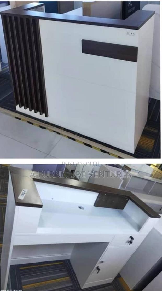 Reception Desk (120cm) · Photo 1