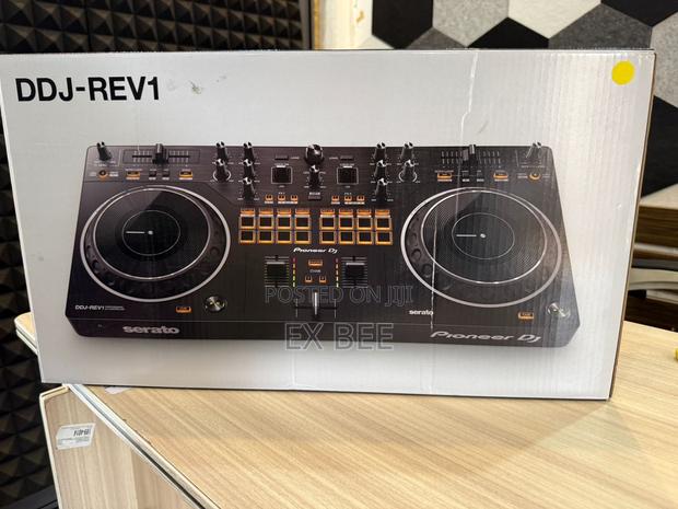 Pioneer Dj DDJ-Rev1 Controller for Serato Dj · Photo 1