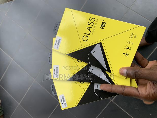 Pixel 9a Clear Screen Protector · Photo 2