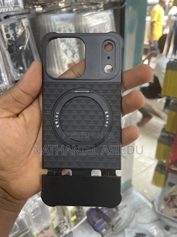 Magnetic Case for the iPhone 15 Pro Max and 16 Pro Max. · Photo 2