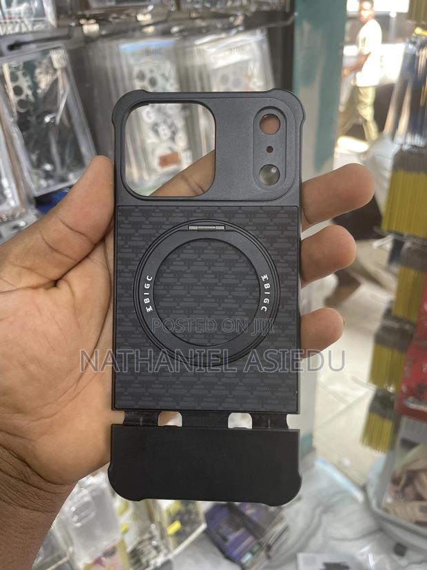 Magnetic Case for the iPhone 15 Pro Max and 16 Pro Max. · Photo 1