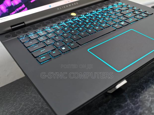Laptop Dell Alienware M16 R2 16GB Intel Core Ultra 9 SSD 1T · Photo 6
