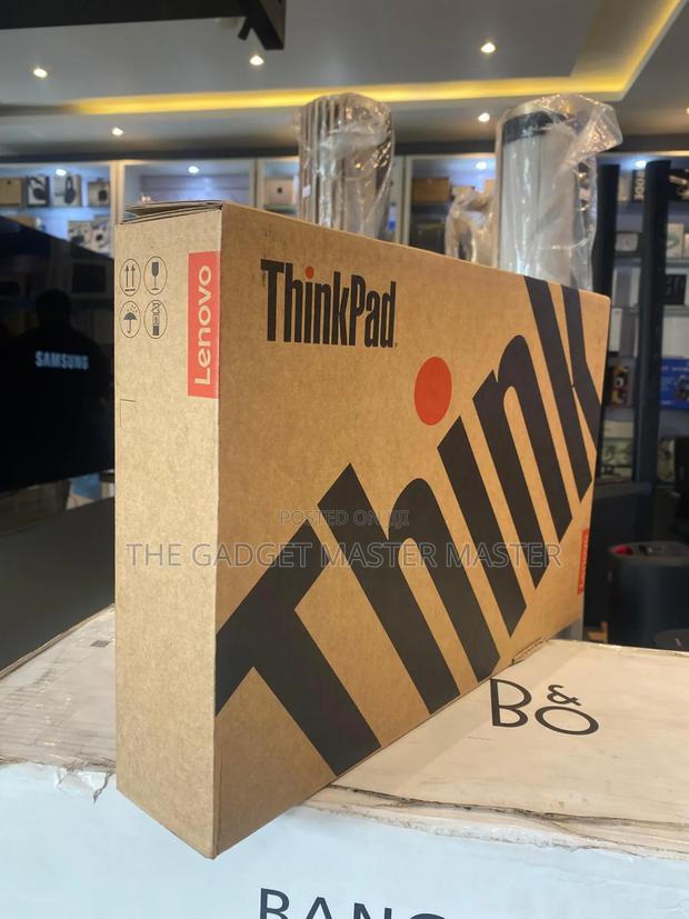 New Laptop Lenovo ThinkPad T14 32GB Intel Core Ultra 7 SSD 512GB · Photo 2
