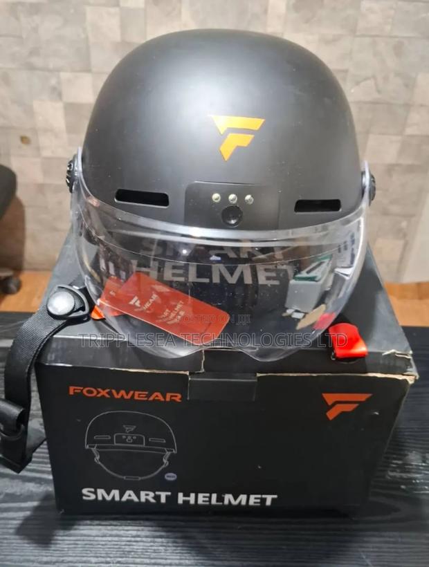 Smart Helmet With Camera - Foxwear · Photo 1