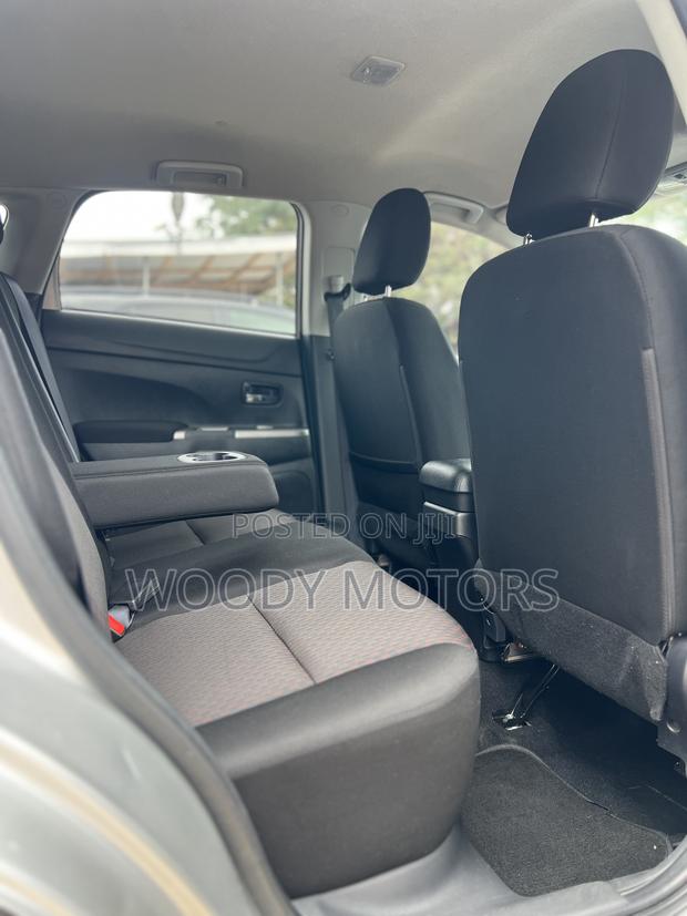 Mitsubishi Outlander Sport ES 2.0 2019 Silver · Photo 5