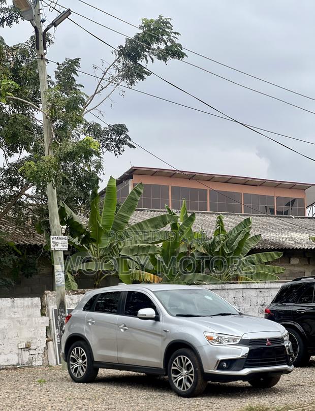 Mitsubishi Outlander Sport ES 2.0 2019 Silver · Photo 3