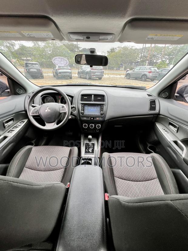 Mitsubishi Outlander Sport ES 2.0 2019 Silver · Photo 4