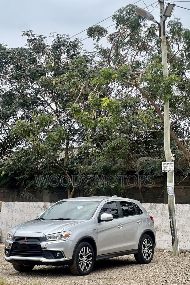 Mitsubishi Outlander Sport ES 2.0 2019 Silver · Photo 2
