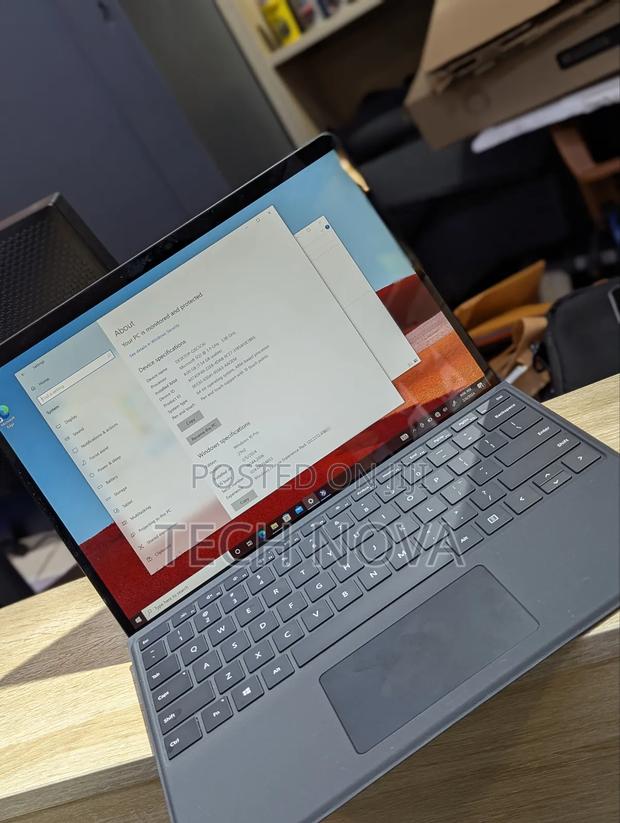 Laptop Microsoft Surface Pro X 8GB Intel SSD 256GB · Photo 1