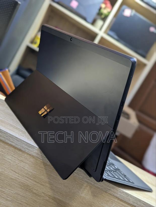 Laptop Microsoft Surface Pro X 8GB Intel SSD 256GB · Photo 4