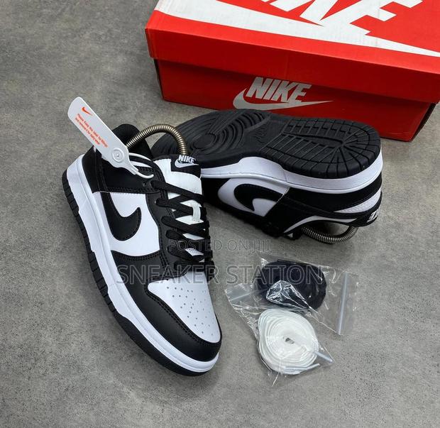 Nike Sb Dunks Panda Black/White · Photo 2