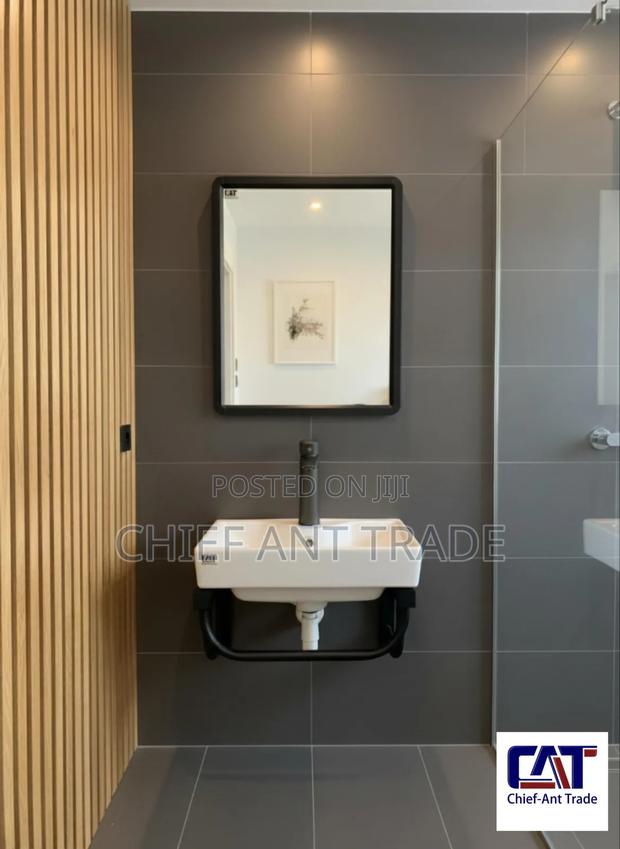 Basin With Mirror 9945 · Photo 1