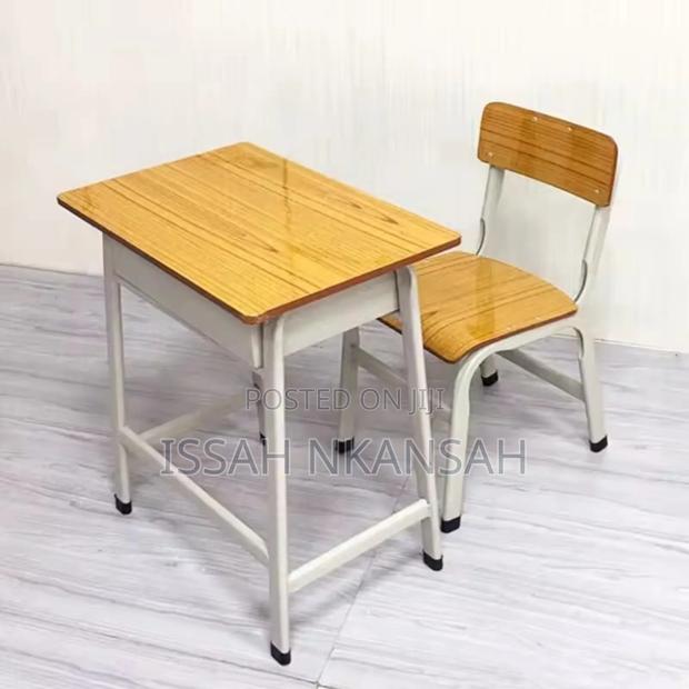 Leaning Table and Chair · Photo 1