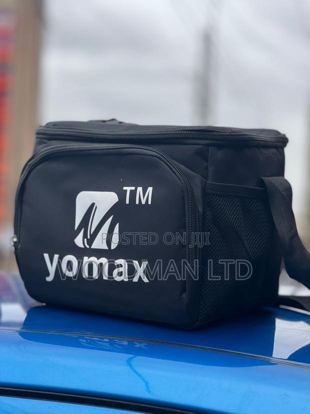 Spacious Lunch Bag · Photo 1