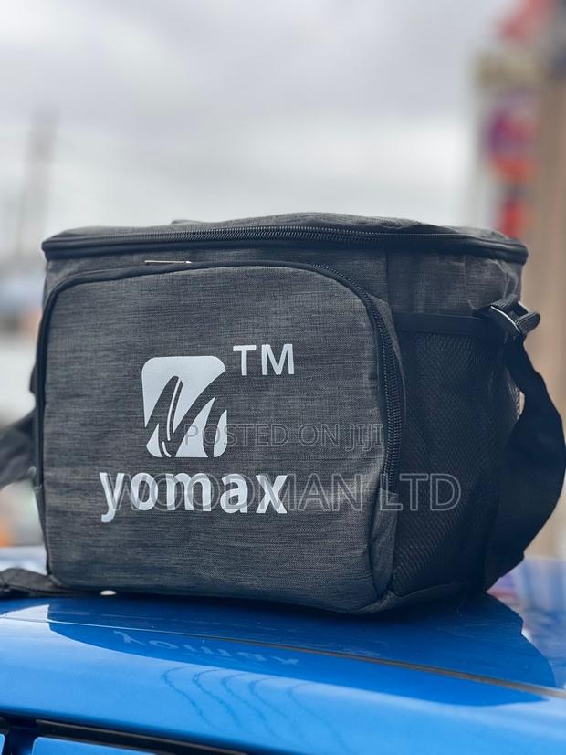 Spacious Lunch Bag · Photo 2