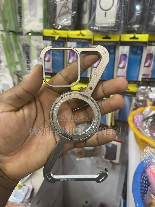 Oatsbasf Z-Shaped Metal Phone Case · Photo 1