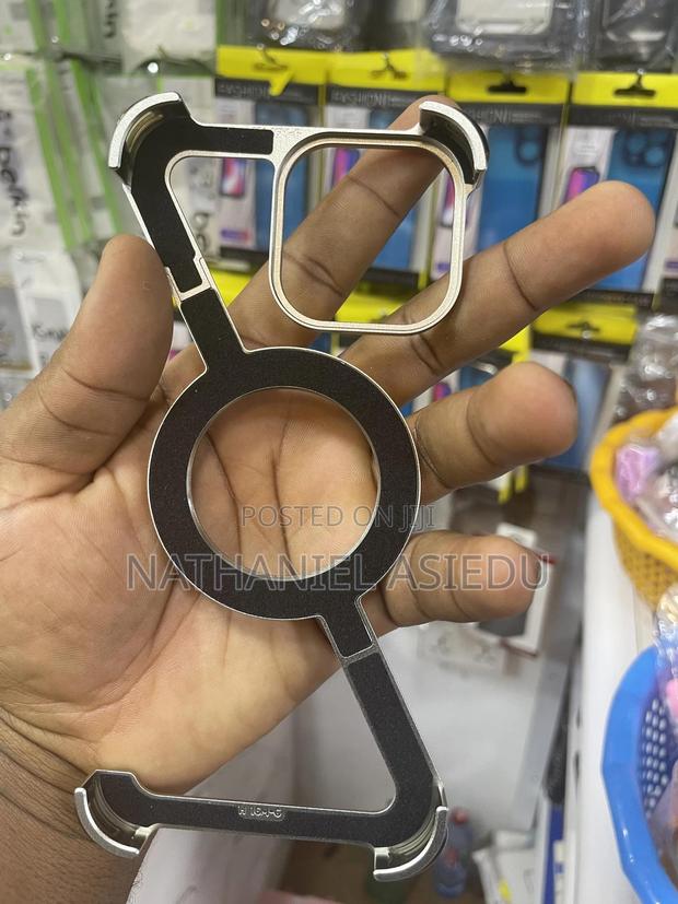 Oatsbasf Z-Shaped Metal Phone Case · Photo 3