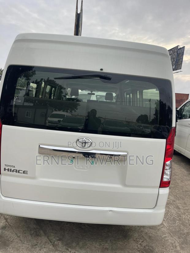 New Toyota HiAce 2025 White · Photo 6
