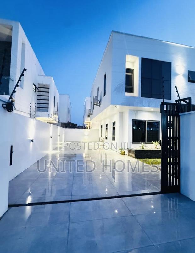 Furnished 4bdrm House in East Legon for sale · Photo 2